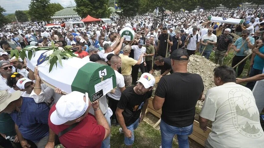 Srebrenitsa Soykırımı’nın 10 kurbanı daha defnedildi