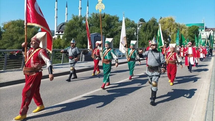 TİKA’nın desteğiyle Bosna Hersek’teki “Fetih Şenlikleri”nde mehteran takımı konser verdi